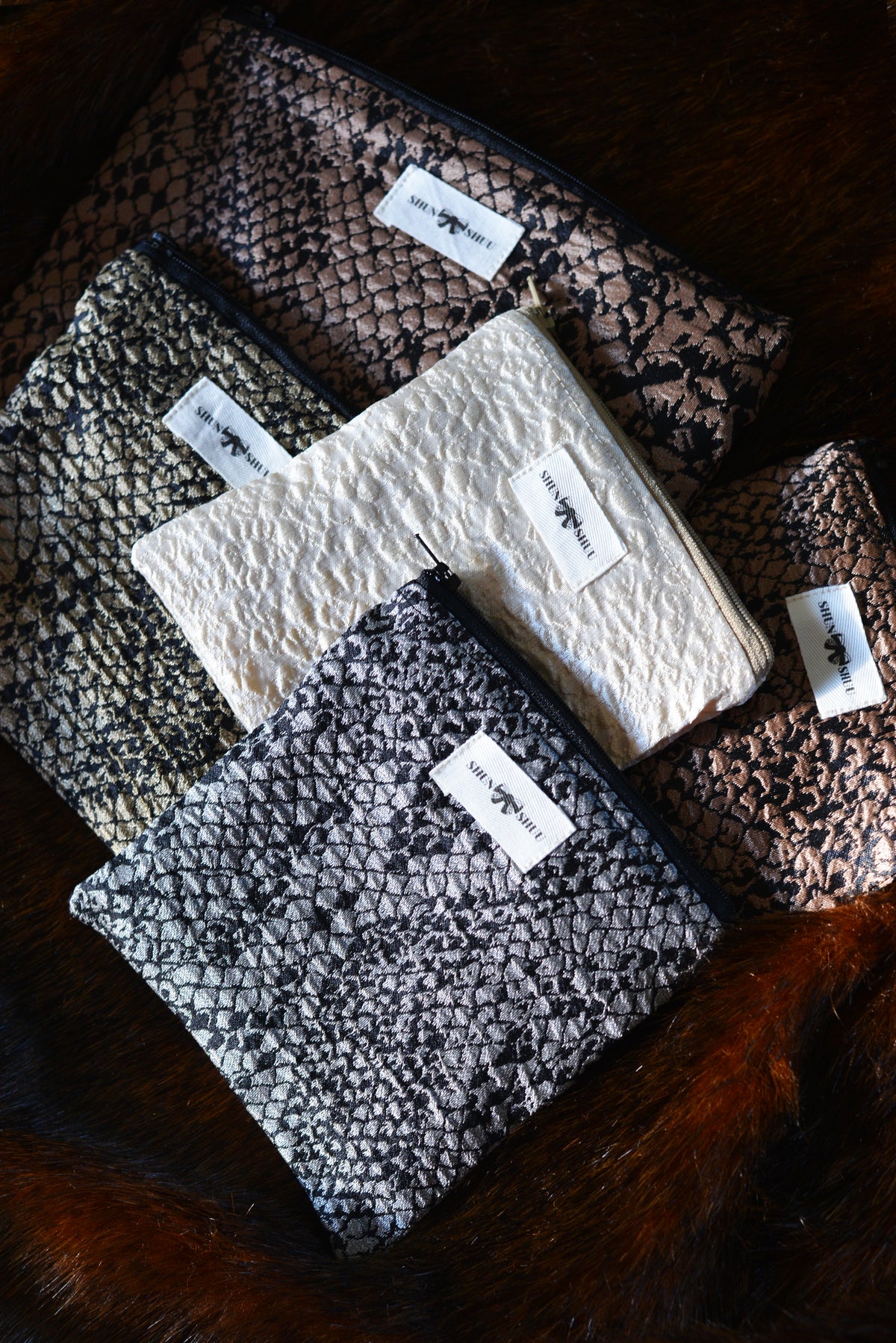 Medusa gray - Pochette classic XS