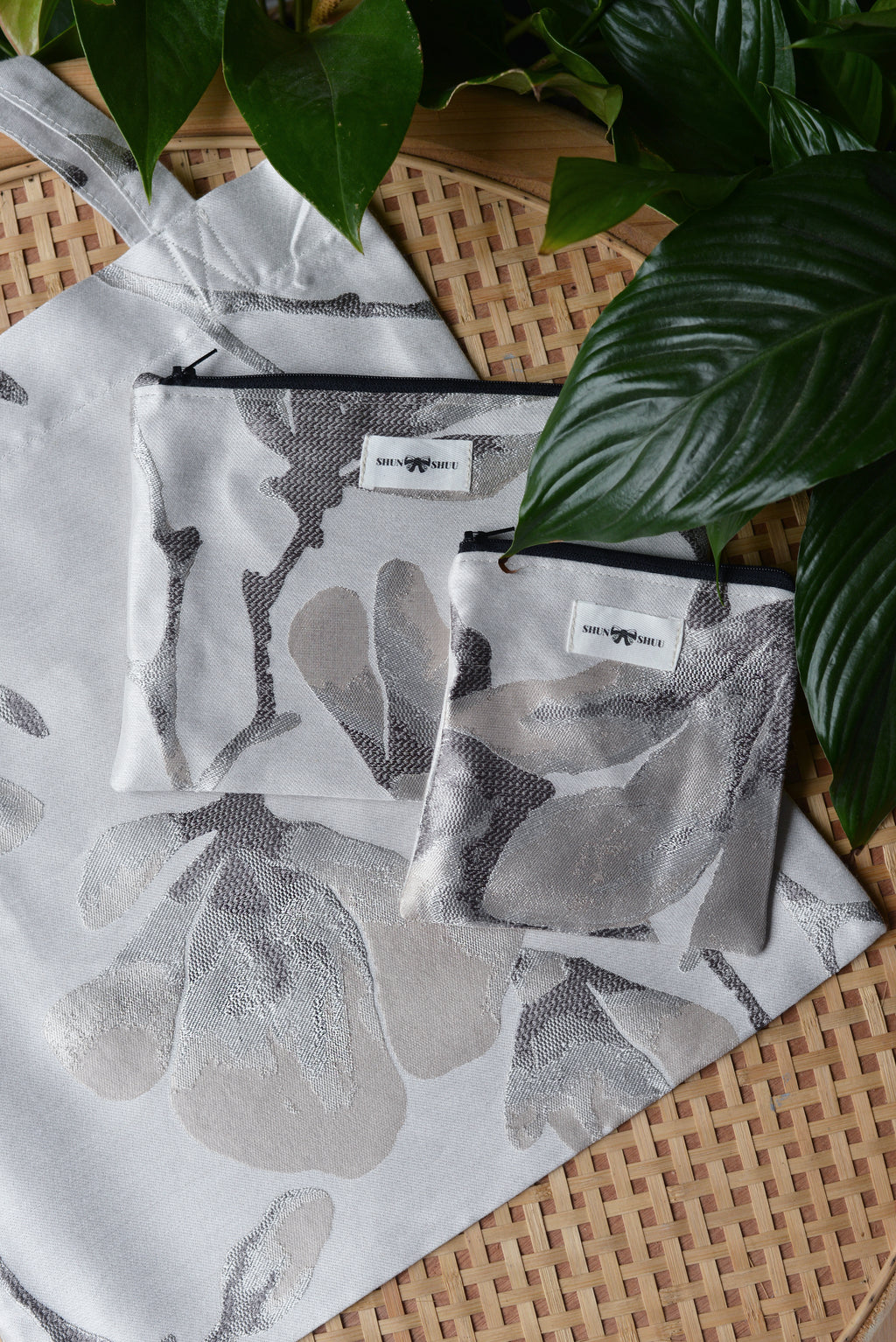 Silver Magnolia - Pochette classic S